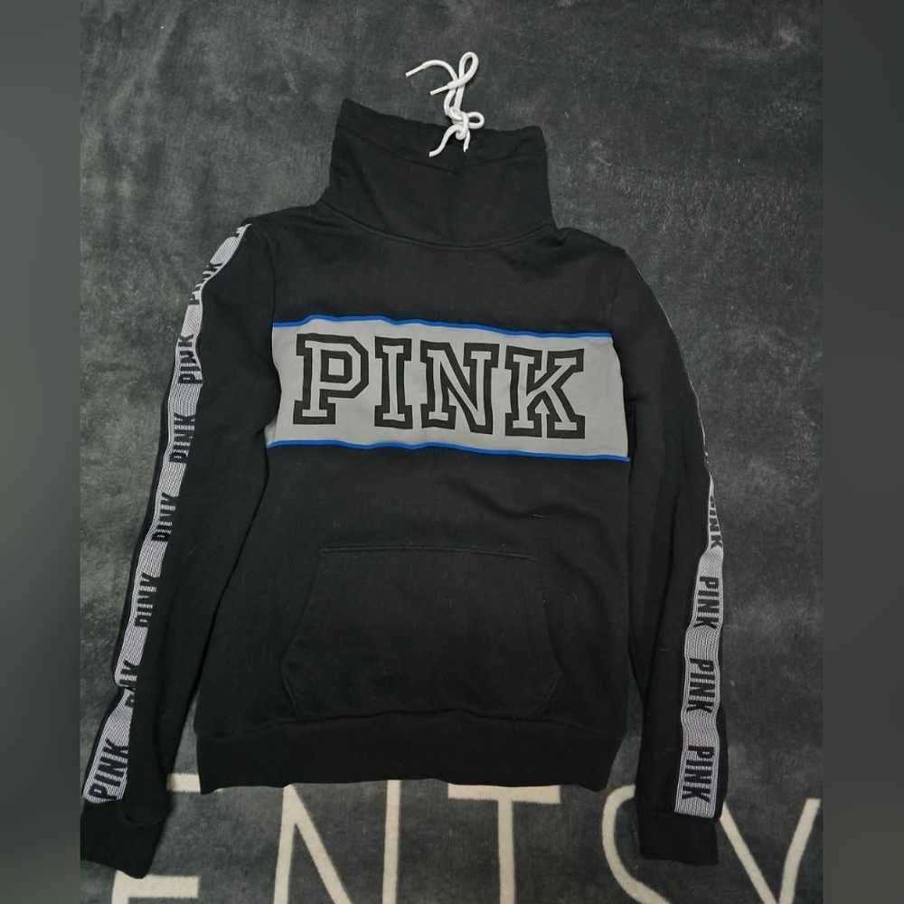 VS PINK Pullover